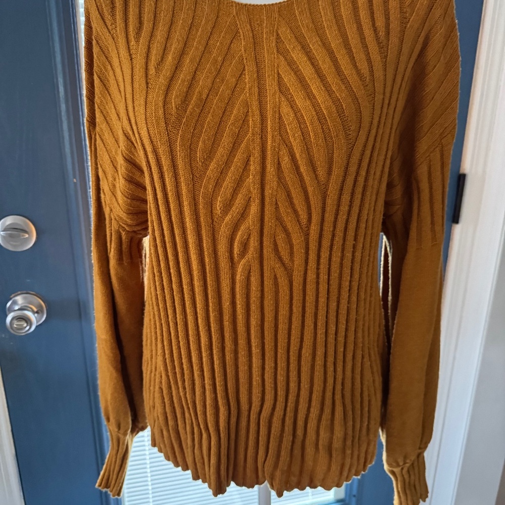 DG2 Sweater